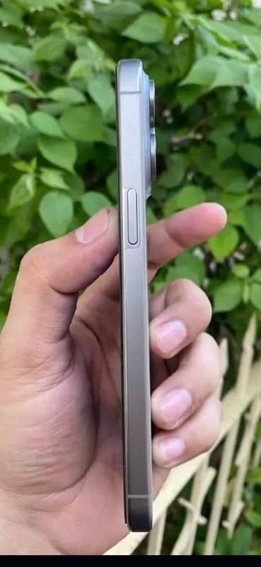 I phone 15 pro max 256 gb pta Hk model 4