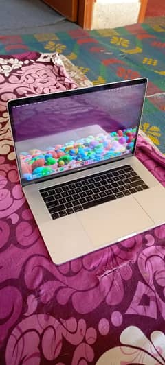 MacBook Pro 2017 Core i7 15.4-inch