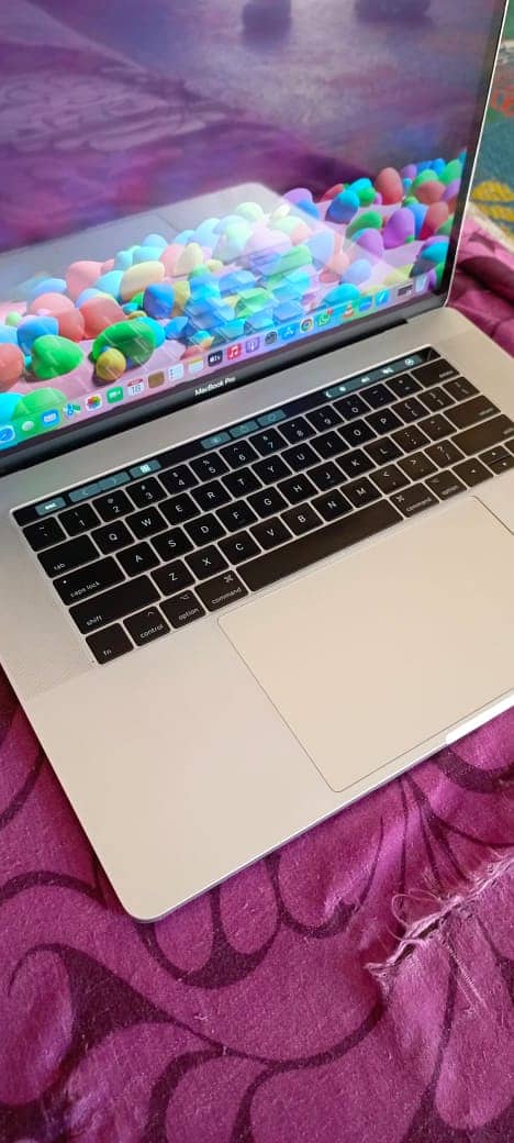 MacBook Pro 2017 Core i7 15.4-inch 1