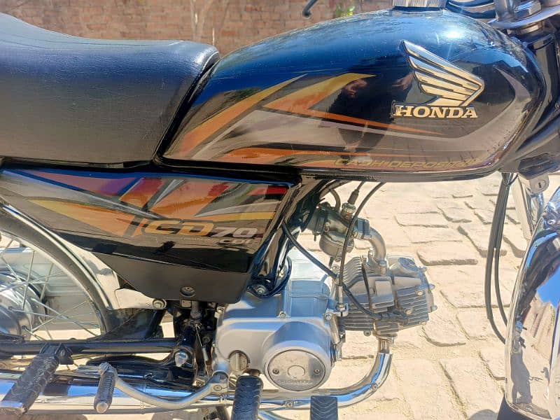 Honda CD70 Motorcycle 7