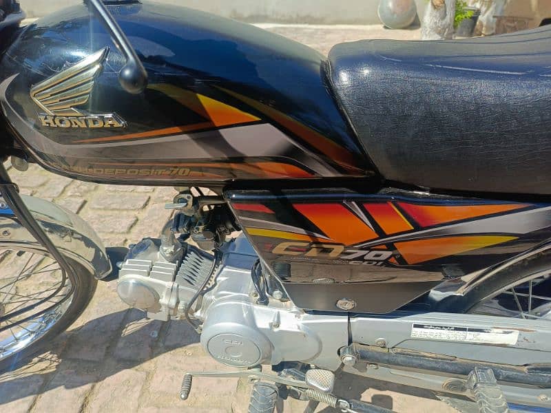 Honda CD70 Motorcycle 8