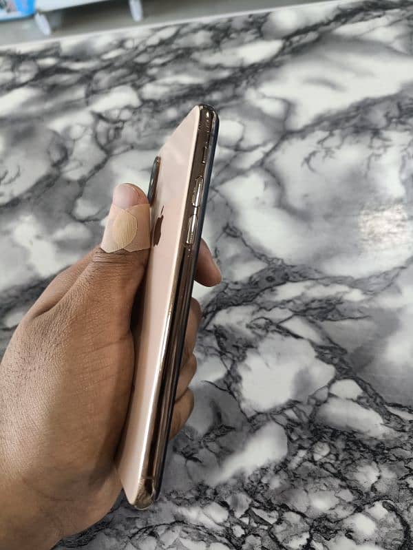 iPhone XS Read Ad 2