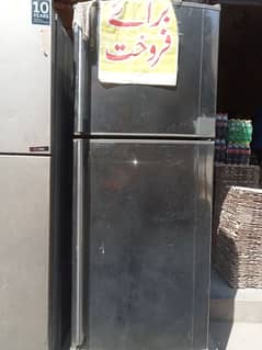 mukhtalif company k used fridge available hn