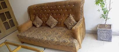 5 seater sofa with 1 centr table for sale