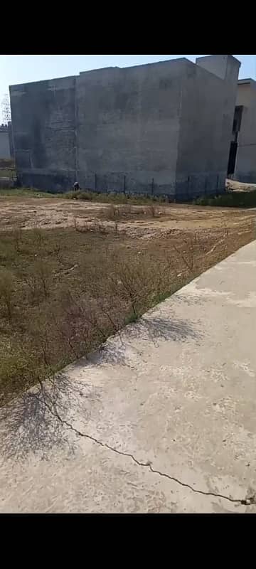 5.5 Marla CORNER PLOT FOR SALE IN ALLAMA IQBAL TOWN Clean Plot 2