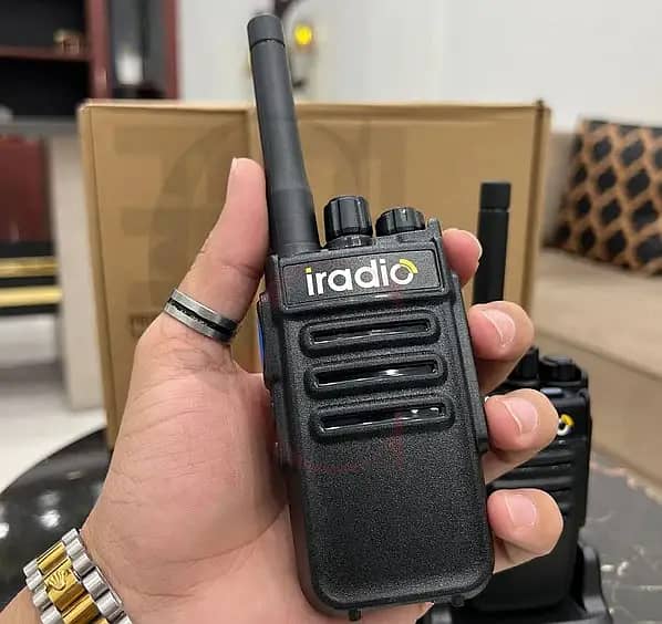 Iradio Walkie talkies V260 Two way radio, New Wireless Radio Sets Pai 0