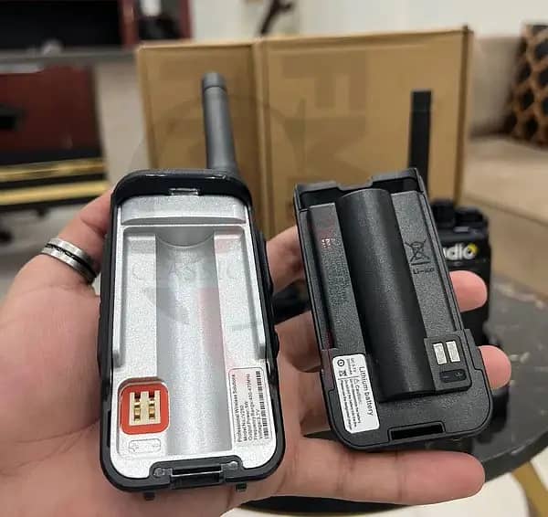Iradio Walkie talkies V260 Two way radio, New Wireless Radio Sets Pai 3