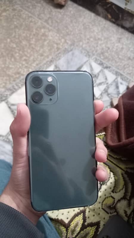 Iphone 11 pro{Non PTA} 1