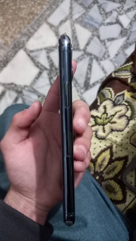 Iphone 11 pro{Non PTA} 2