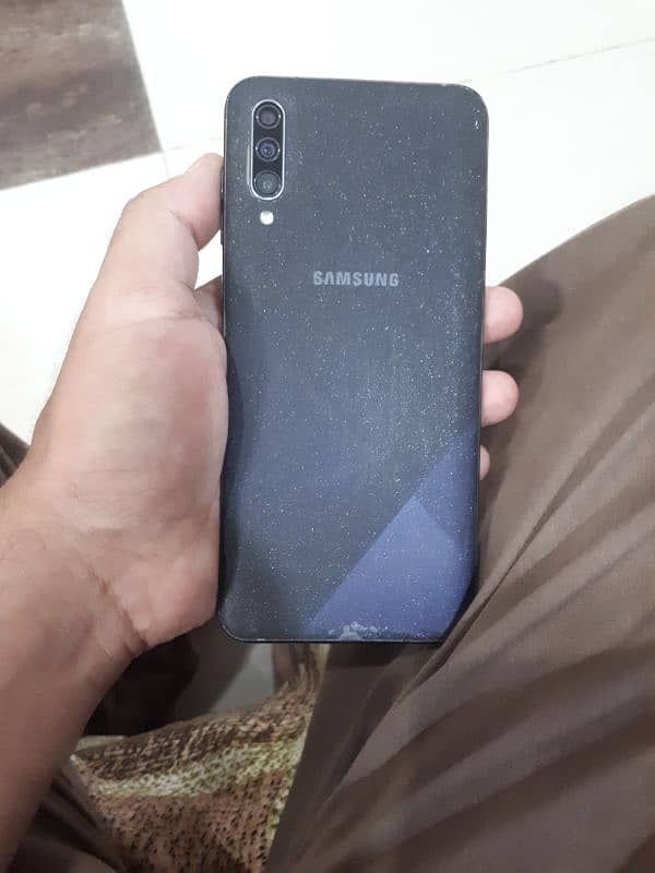 Samsung galaxy A30s 3