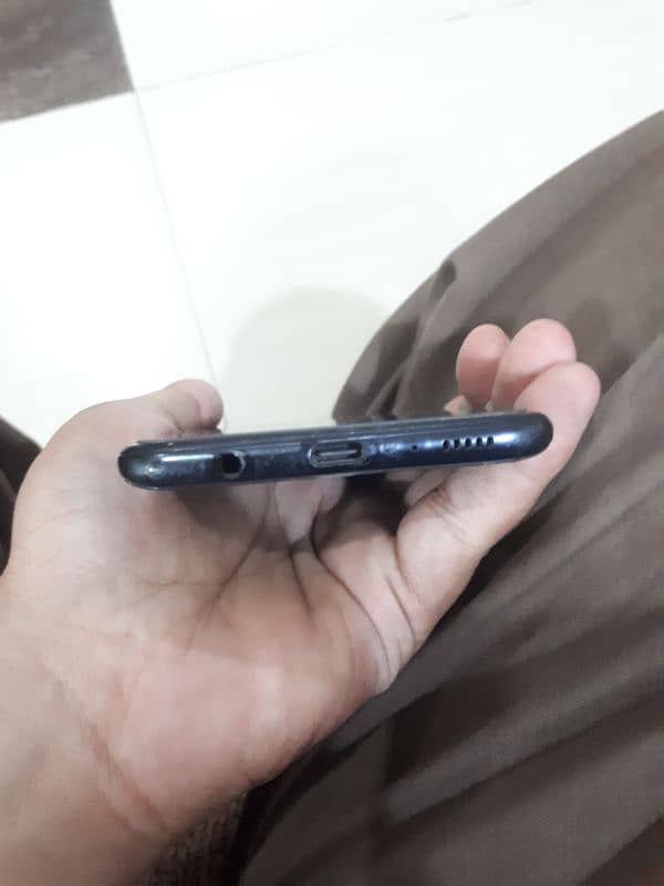 Samsung galaxy A30s 6