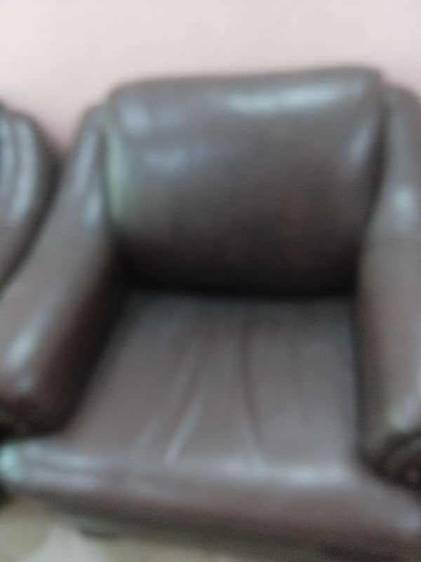 good condition sofas 3