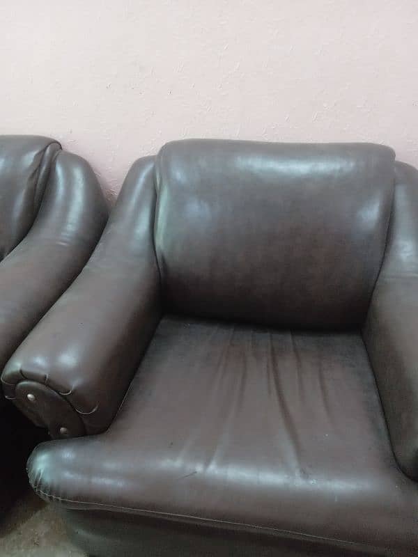 good condition sofas 4