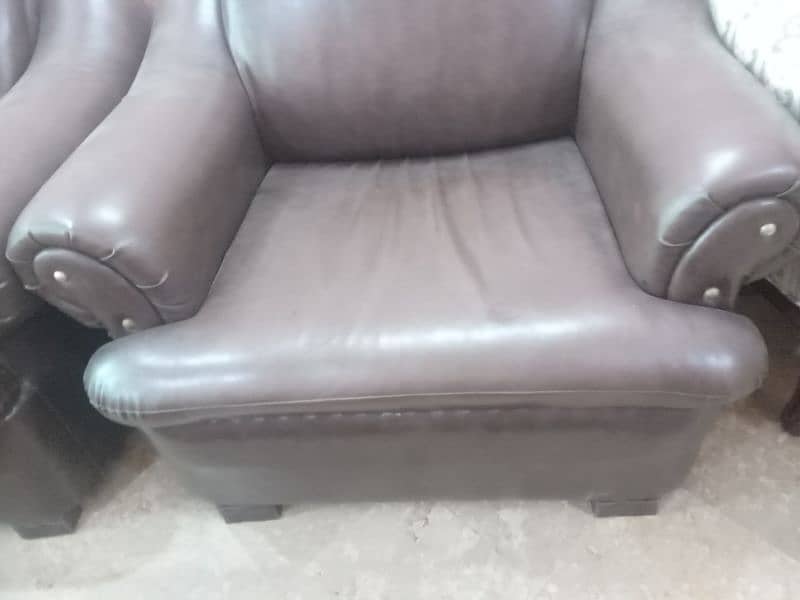 good condition sofas 5