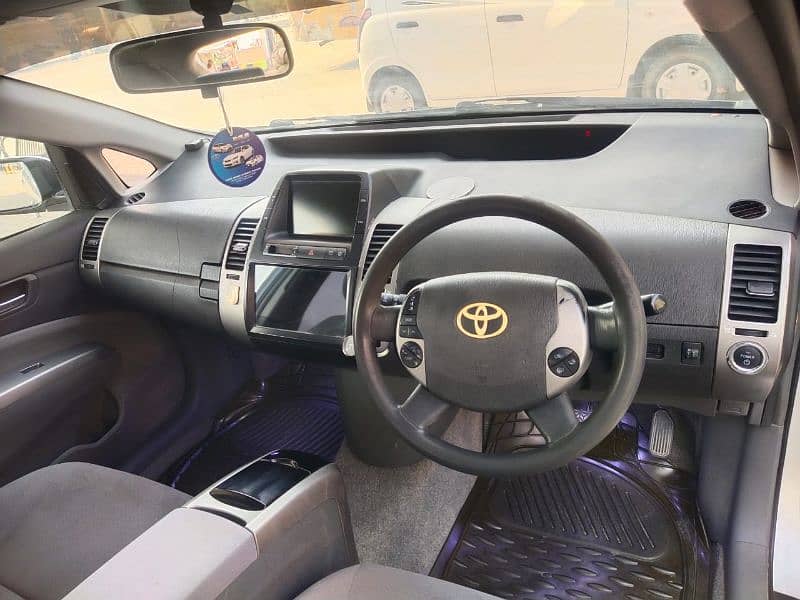 Toyota Prius 2014 9