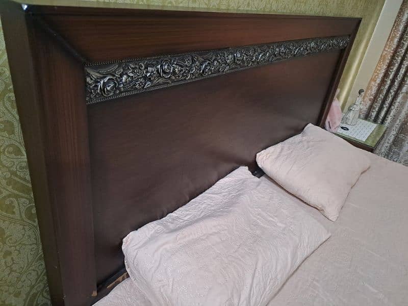 bed set with side tables and dressing table 1