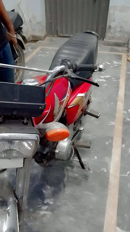 Honda 125 red 0