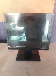 Urgent sale Acer V176L b 17-Inch SXGA LCD Display Black Edition USA