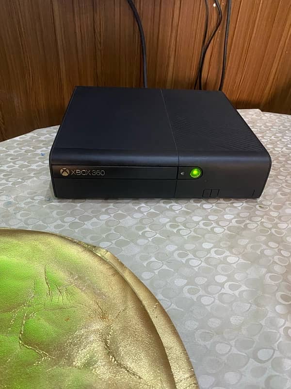 x Box 360 E slim console Model 1538 7