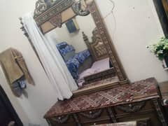 show case or dressing sell krni hai 03077873440