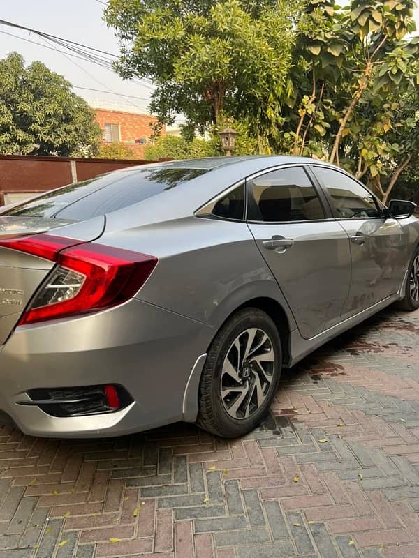 Honda Civic Oriel 2019 8