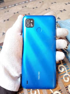 tecno pop 4. tach tuta hua he ak side se thora sa box sath he