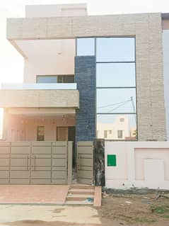 Facing Park 5 Marla House For Sale In Bahria Nasheman - Sunflower Lahore