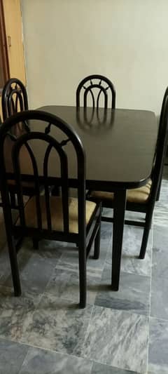 Dining Table with 6 chairs