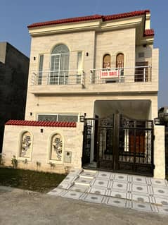 At 60 Ft Road 5 Marla Beautiful House Available For Sale In Lake City Sector M-7B