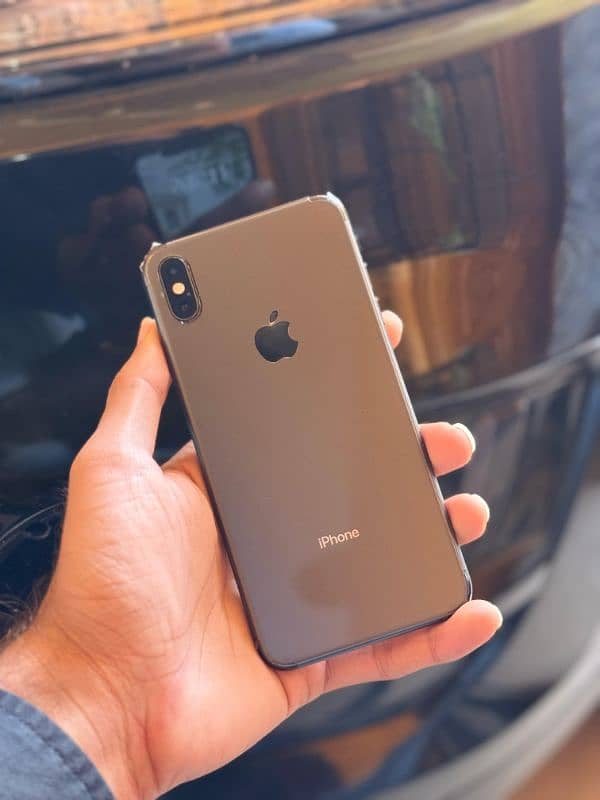 iphone XS MAX 1