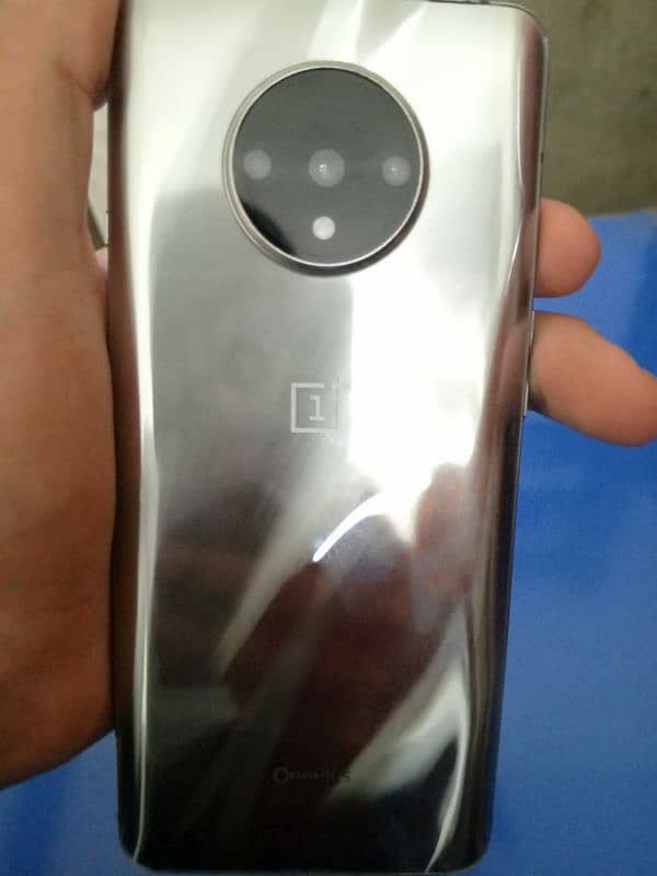 ONE PLUS 7T (8/128) 0