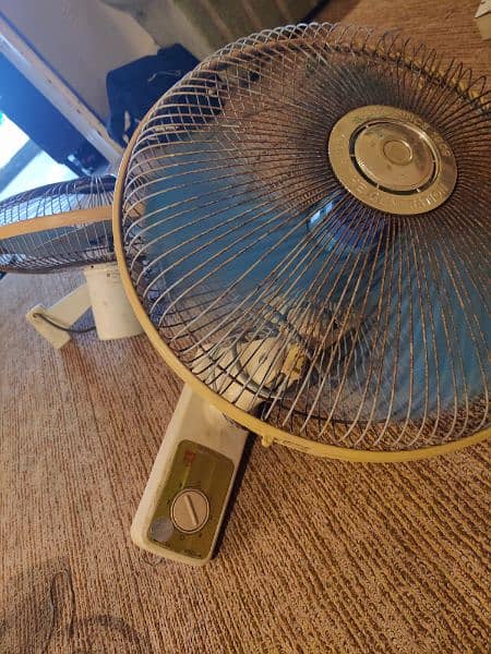 japanese braket fan 1