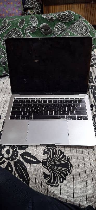 Macbook Pro 2017 8