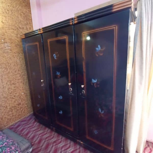 3 Door Wardrobe Almari 1