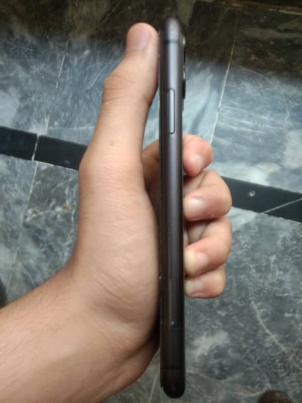 Iphone 11 Fu . . Ufon sim working 2