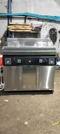 32 litre imported double fryer. hotplate medium size