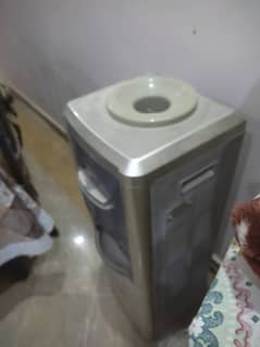 Water Dispenser ( Nove )