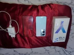 VIVO Y18 6/128 with box and original charger