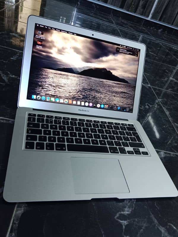 MacBook Air 2015-13.3"inch (8GB/256GB SSD) 2