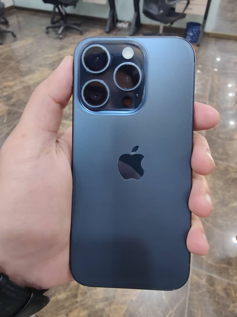 Apple iPhone 15 Pro 0