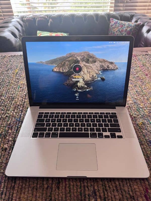 Apple MacBook Pro 0