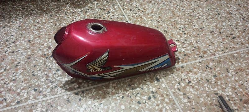 125 fuel tank 0