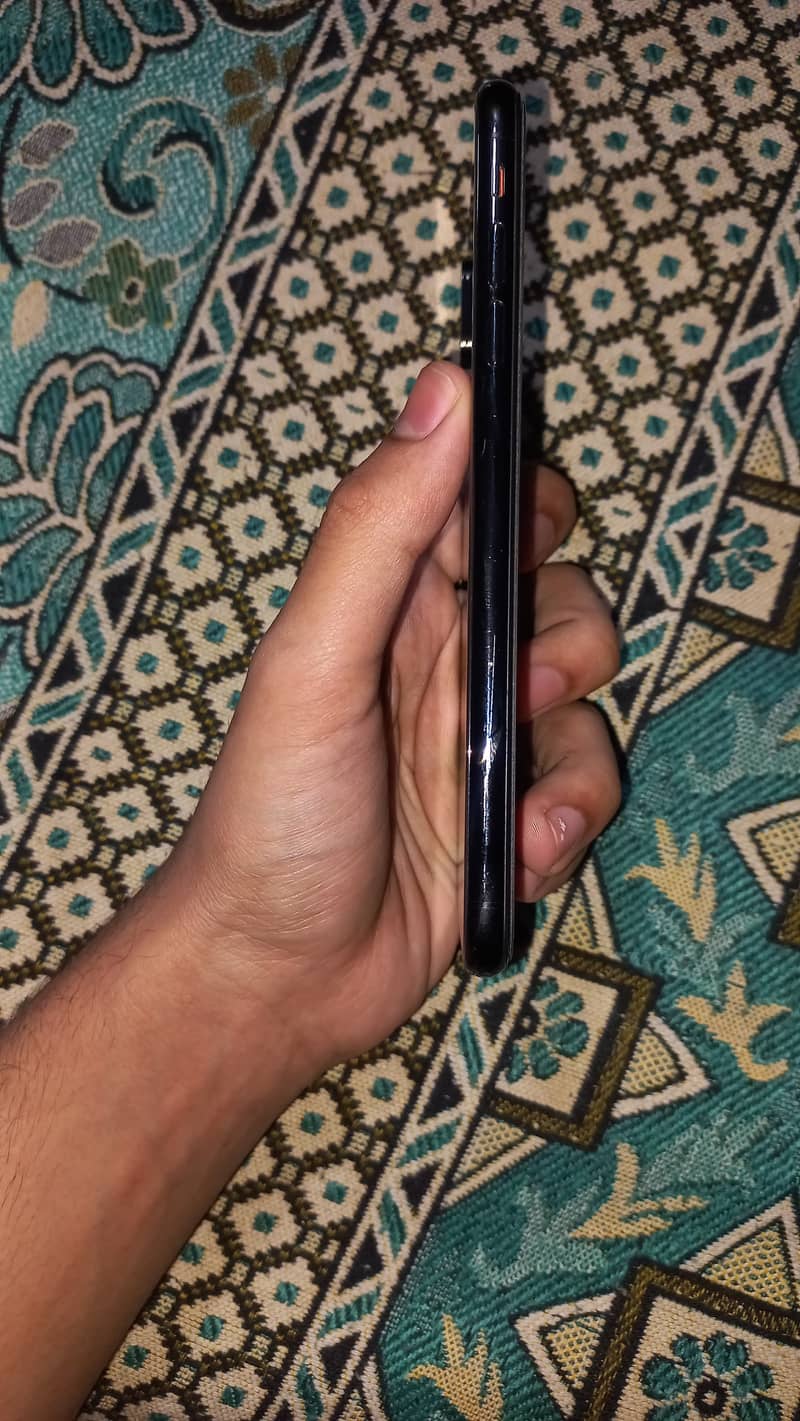 Apple iPhone XS Max 1