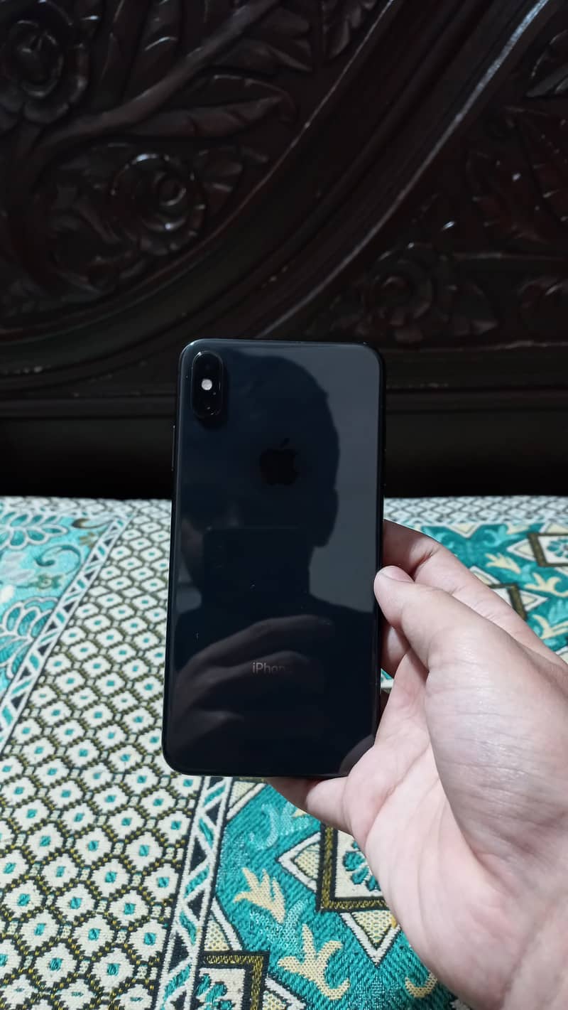 Apple iPhone XS Max 4