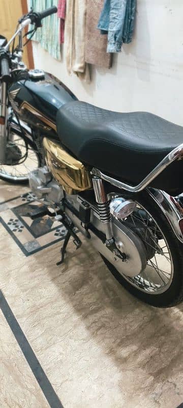 CG 125 (Gold edition) 4