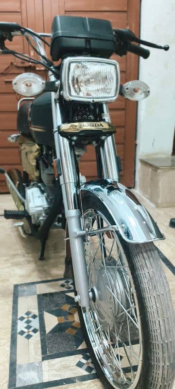 CG 125 (Gold edition) 8