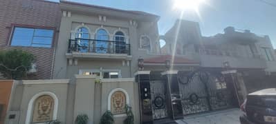 10 Marla Slightly used Spanish House For Sale in Imperial Block in Paragon City Lahore