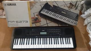 Yamaha PSR E273