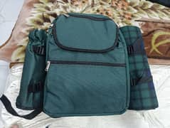 Amazing Picnic black pack with insulation and dinning utensils 20000