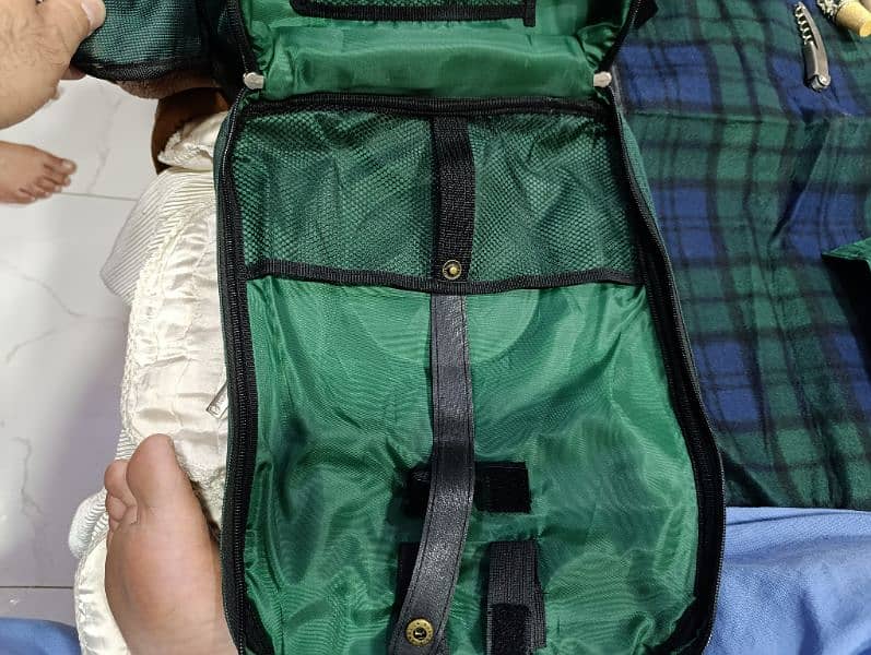 Amazing Picnic black pack with insulation and dinning utensils 20000 9